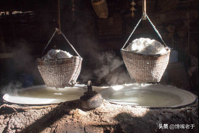 精制食盐和海盐的区别是什么，精制盐和精制食用盐有什么区别（搞懂了再吃有助于健康）