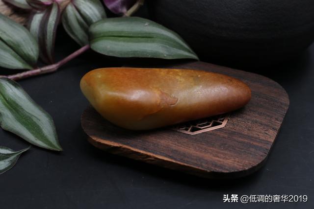 玉是通过什么方式养人的，怎么养玉才能透亮（日常怎么养玉）