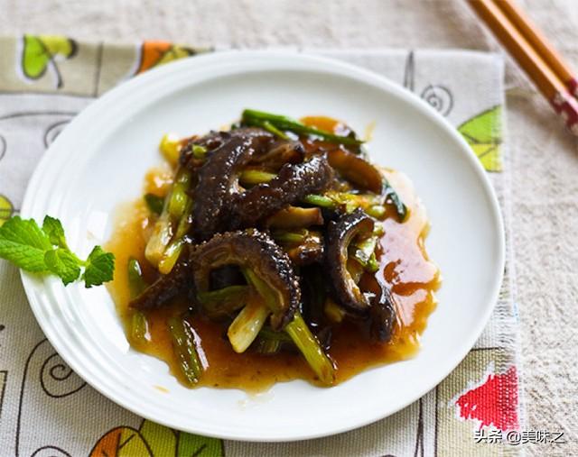 葱烧海参怎么做，葱烧海参的家常做法视频（葱烧海参的12种做法）