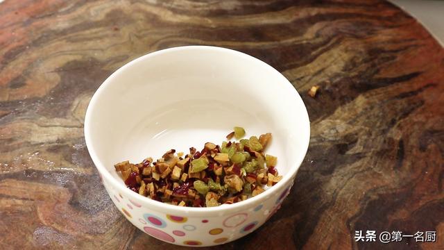 怎样蒸美味的山药肉丸子，山药肉圆子怎么做 丸子（山药又出新吃法）