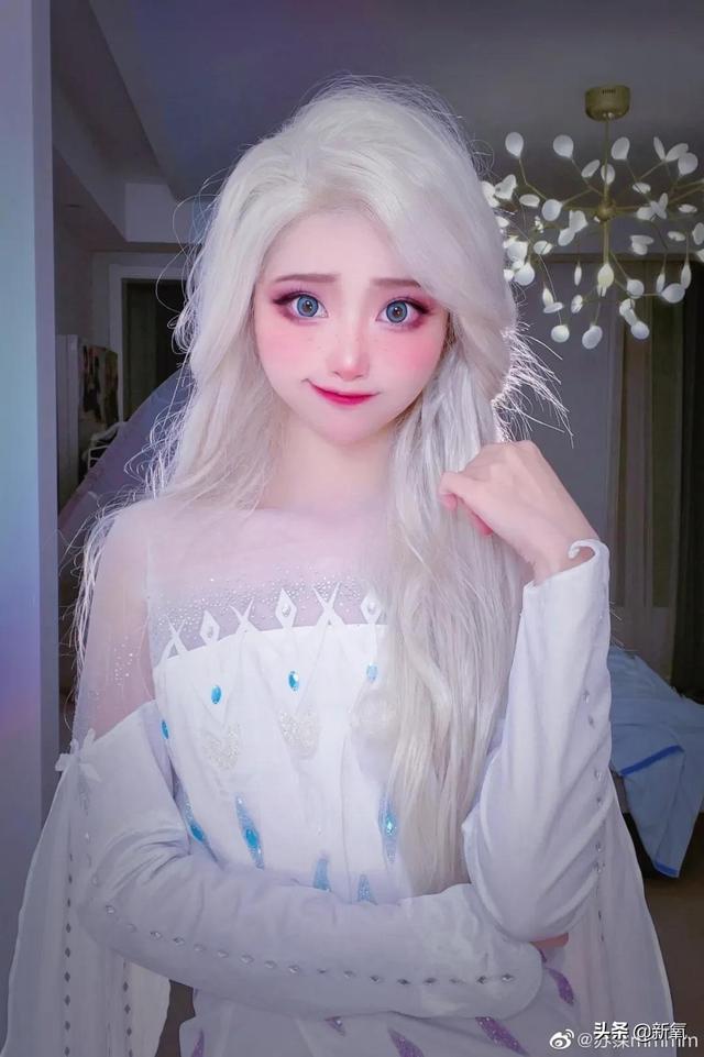 COS迪士尼公主出神入化的网红美少女,被爆抄袭黑料?