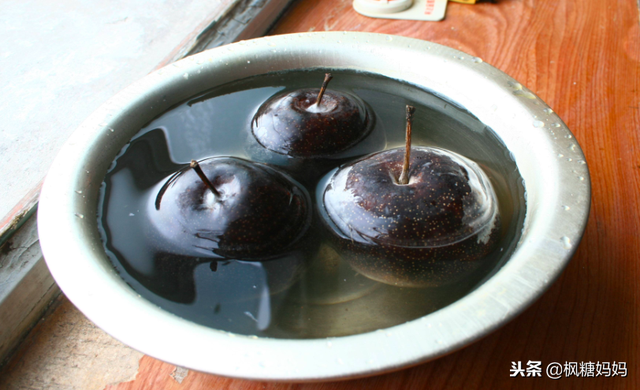 冻梨怎么吃，清热、化痰、润肠（冻梨怎么做）