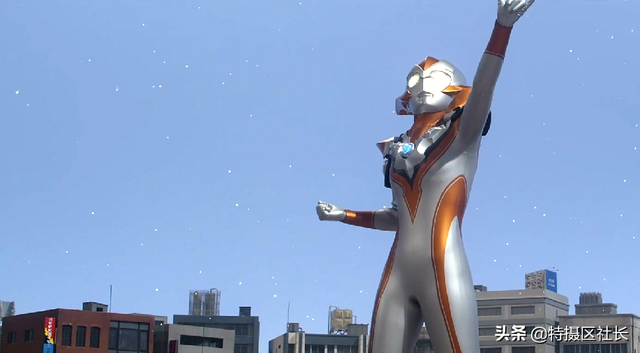 格丽乔被赛罗亲了一口图片，小时候的泰罗奥特曼（盘点赛罗的狂热女粉）