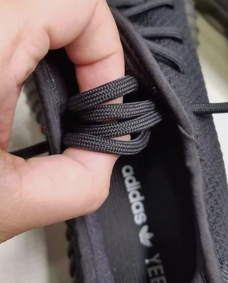 椰子鞋带系法图解，椰子350鞋带的系法图解（阿迪达斯椰子鞋350v2如何正确官方系发及花式系鞋带法）