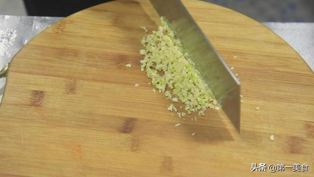 萝卜缨子做法大全，胡萝卜缨丢掉可惜了