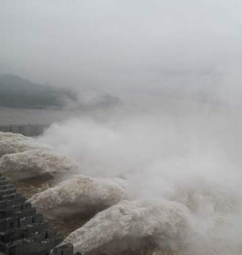 长江泄洪区在哪里，今年长江泄洪区在哪里（三峡大坝开启10孔泄洪）