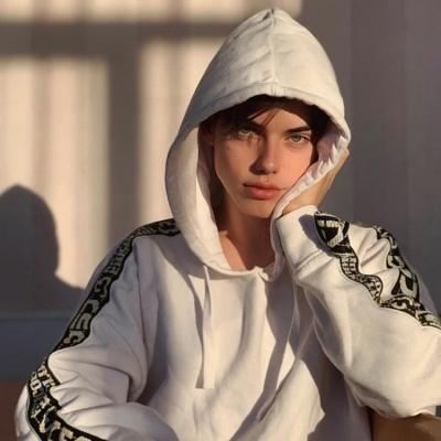 欧美男生多人头像微信，欧美男生多人头像（欧美潮男微信头像大全）