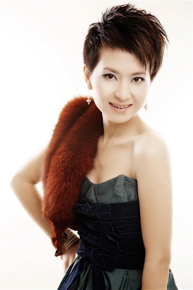 内地天后级女歌手，内地天后是谁（90年代内地天后落差好大）