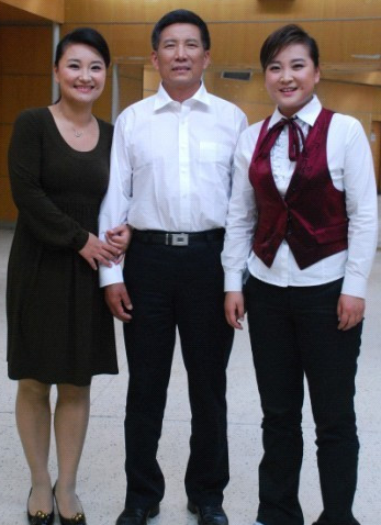 贾玲身世，喜剧演员贾玲的家庭背景父母是谁干什么的。（原来是姜昆“私生女”）