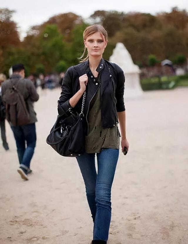 皮衣怎么清洗最好，清洗皮衣的最佳方法（<皮夹克、皮大衣等>洗护技巧大全）