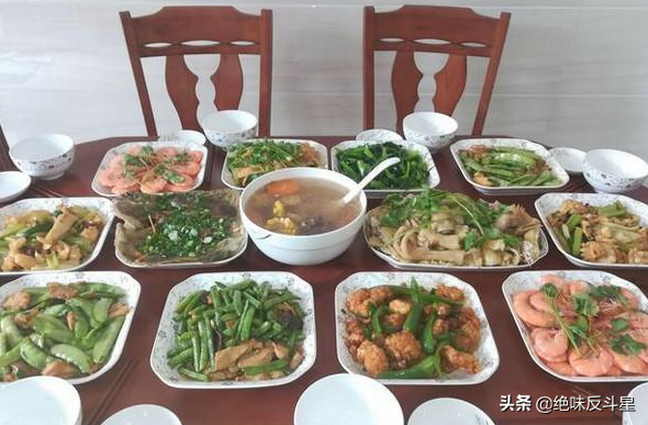 下饭是什么梗，“下饭”第一篇