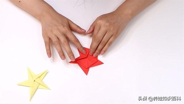 折星星教程是什么，折星星的制作方法（跟孩子一起动手乐趣更多哦）