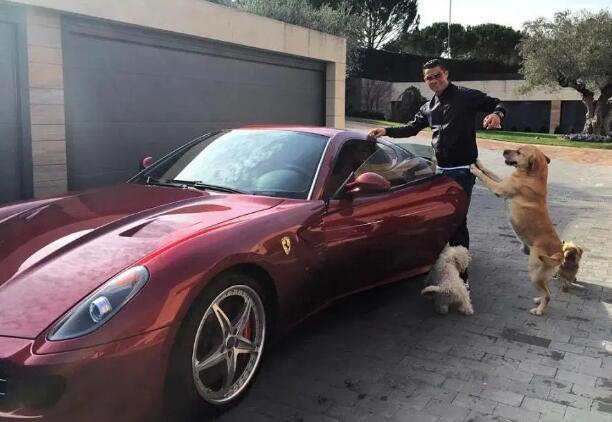 c罗开布加迪，18辆超跑换着开