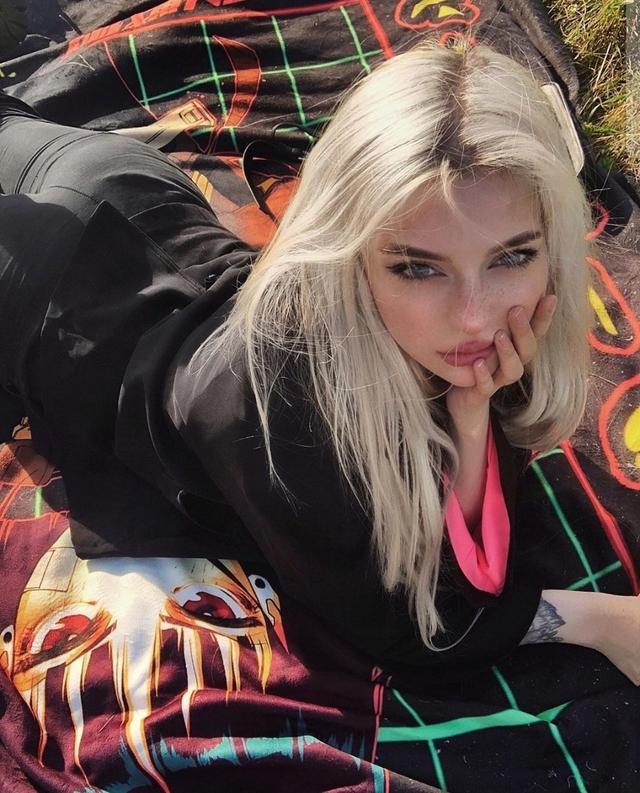 女御/风格/人都有各自的耿耿于怀，微信头像，女御/风格/人都有各自的耿耿于怀（优质欧美女头像）