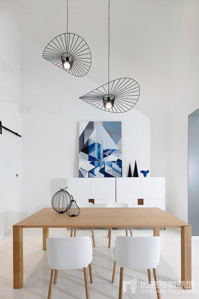 八仙桌怎么选购，八仙桌实用吗（要从餐桌形状、材质和颜色大小来分辨）