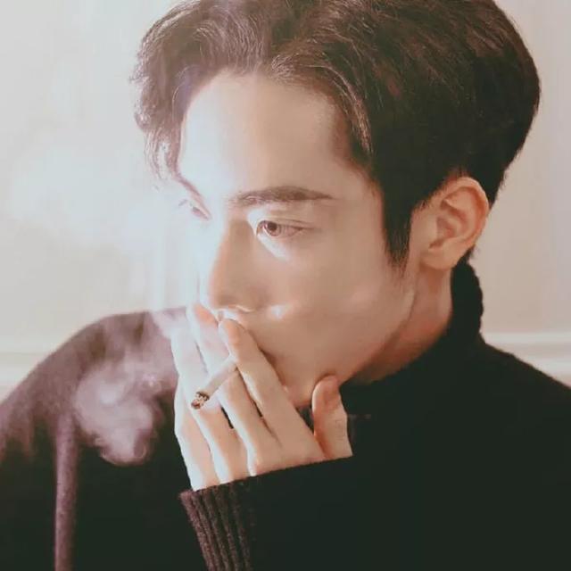 伤感头像男生孤独失望 qq伤感头像男生带孤微信，伤感头像男生孤独失望 qq伤感头像男生带孤（是你不在我身边却在我心里。）