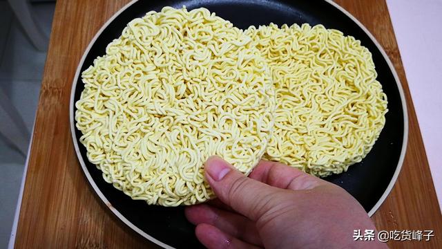 泡面怎么煮更好吃，泡面怎么煮更好吃电影（教你煮方便面的正确姿势）