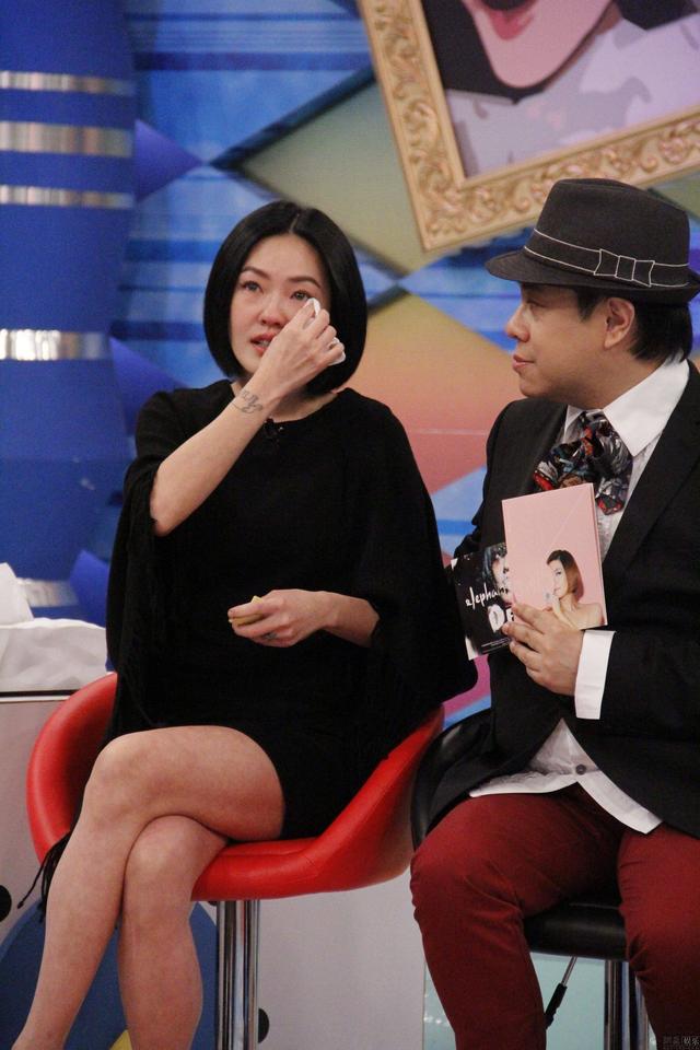 黄子佼曾宝仪分手原因，黄子佼跟曾宝仪在一起几年（小S和曾宝仪的恩怨）