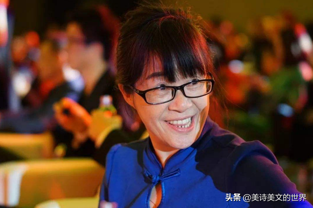 对影成三人是什么意思，举杯邀明月对影成三人的意思（李白的“对影成三人”是名句）