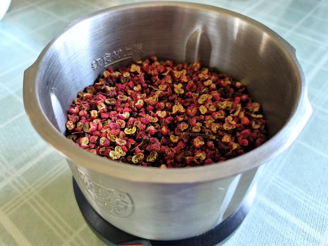 自制五香粉的配方，自制五香粉的做法大全（就是用这些材料磨出来的）