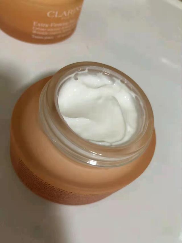 雅诗兰黛效果怎么样，雅诗兰黛怎么样（盘点5款大牌“抗老面霜”）