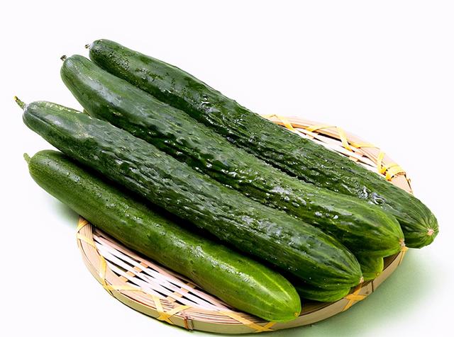 青瓜怎么切片,青瓜怎么切片 炒菜用的(教你正确做法)