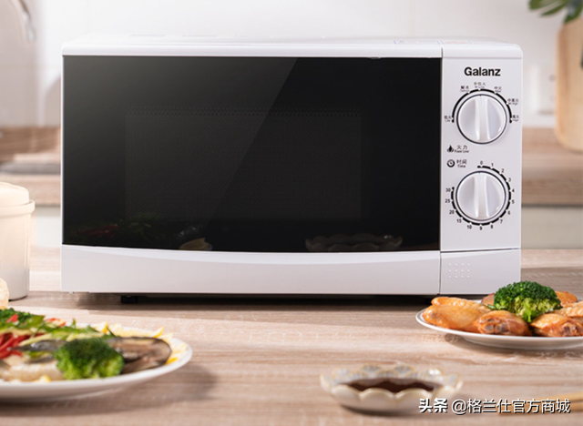 怎么用微波炉煮水饺，速冻饺子可以直接进微波炉吗（热气腾腾的饭菜就该这么做——3种小家电神助攻）