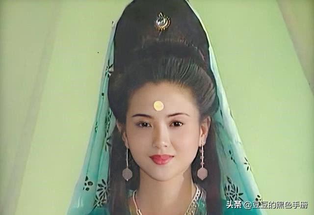 刘涛赞林心如版观音很虔诚，19版观音对比：有的像过家家