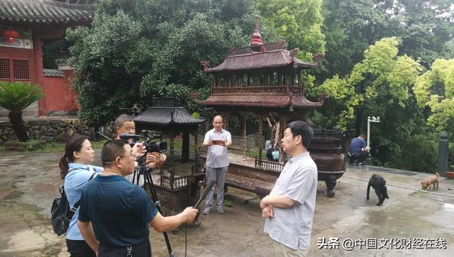 瑰宝是什么意思，历史瑰宝是什么意思（诗词是全世界最特殊的文学形式）