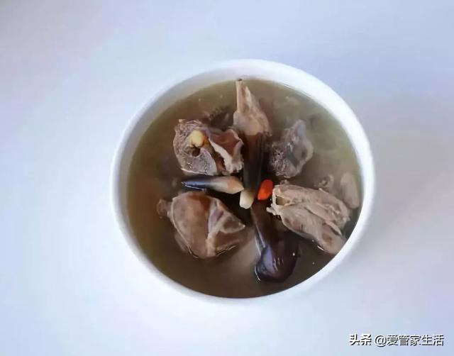 莲藕通草排骨汤的做法，莲藕通草排骨汤可以一起炖吗（月子食谱大全及做法）