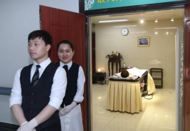 殡仪馆招聘工资多少，殡仪馆工作哪里招聘（殡仪馆下半年开始招人）