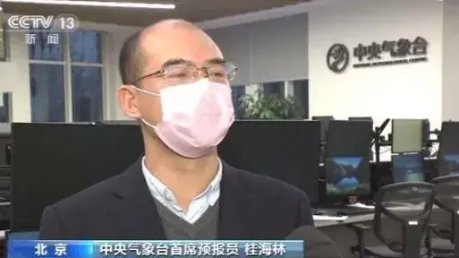 对于雾霾天有什么词语形容，形容雾霾天气的句子（疫情期间依然重雾霾天）