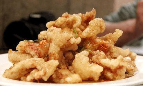 只要家里来了客人,离不开的一道东北硬菜就是锅包肉啦.