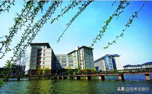 大连财经学院地址，2021级大连财经学院新生开学时间和入学指南及入学军训考试（适合二本分数较低的高考生参考）