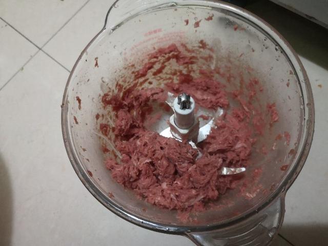 羊肉肉丸汤的做法，三宝自制羊肉丸子汤