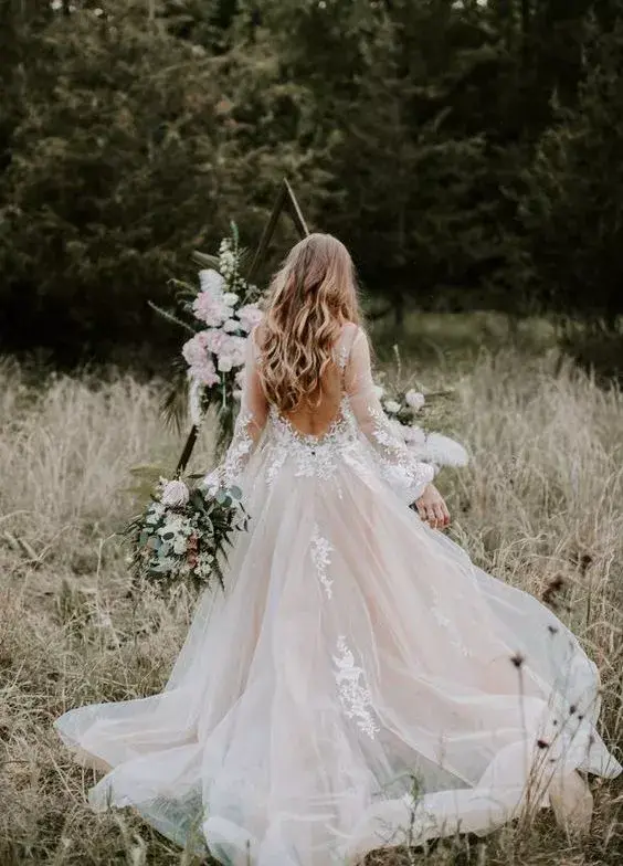 婚礼祝福语手捧花，婚礼手捧花送人祝福语（手捧花的搭配和选择有哪些需要注意的）