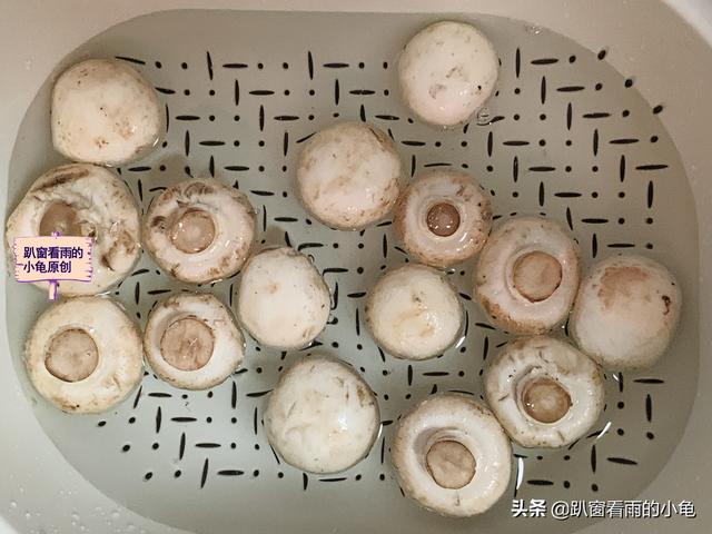 口蘑怎么做好吃，白色口蘑怎么做好吃（一口一个停不下来）