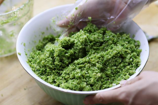 韭菜酱的做法 大家可以做一做，韭菜酱的做法（腌韭菜花酱原来这么简单）