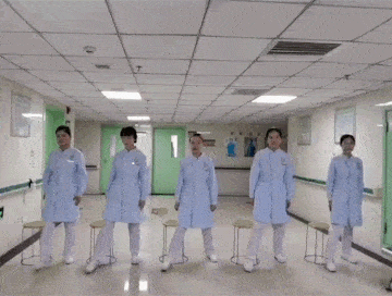 护士礼仪站姿有几种，护士礼仪站姿有几种图片（大兴护理的快和实之礼仪篇）