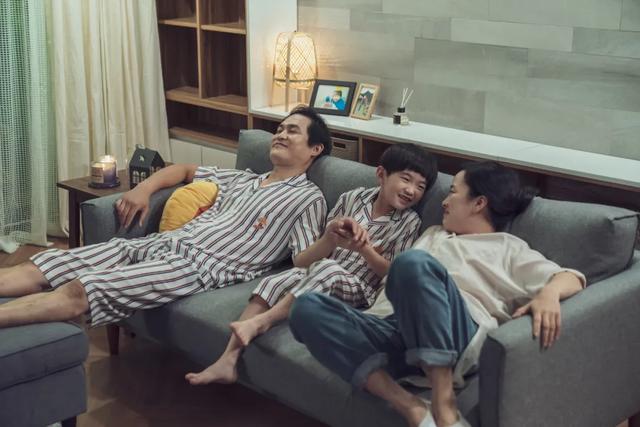 活着韩国电影丧尸片演员表，李光洙离开RM后的第一部灾难片