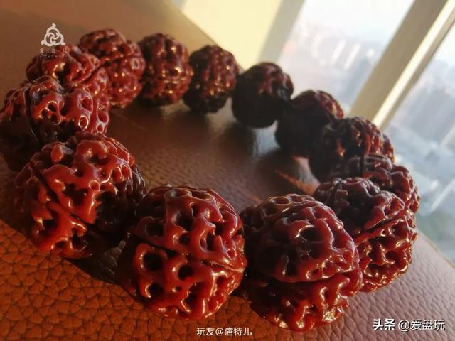 桃核手串的正确盘法（盘了8年的桃核）