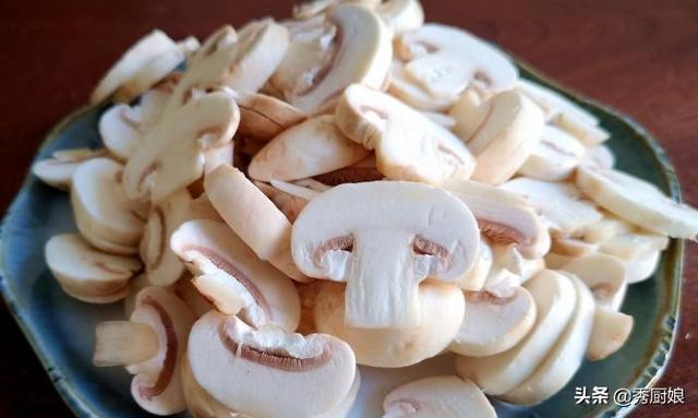 口蘑是什么蘑菇，口蘑是什么样子（老人孩子常吃好处多）