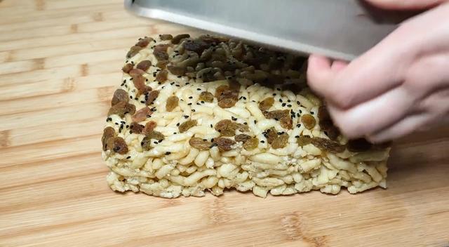 在家如何做沙琪玛，在家做沙琪玛怎么做窍门（教你在家自制沙琪玛）