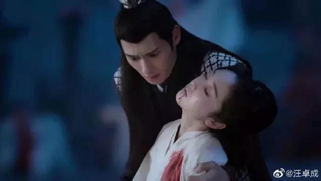 ckj眼镜架属于什么档次，ckj眼镜是什么价位（肖战在眼睛上动了什么手脚）