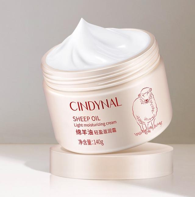 保湿霜用完要洗掉吗，保湿霜用完要洗掉吗怎么洗（保湿面霜用法）