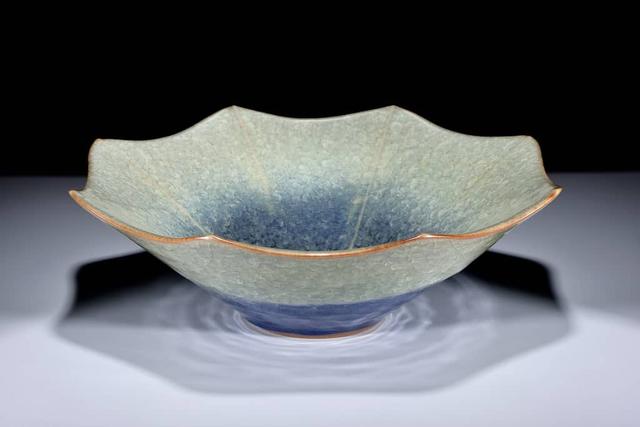 开片和冰裂有什么区别，汝窑怎么开片最漂亮（冰裂纹青瓷的成因与特色）