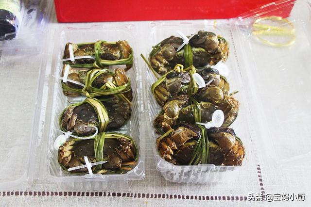 清蒸螃蟹的做法步骤，清蒸螃蟹的做法和步骤有什么（是开水上锅还是冷水上锅）