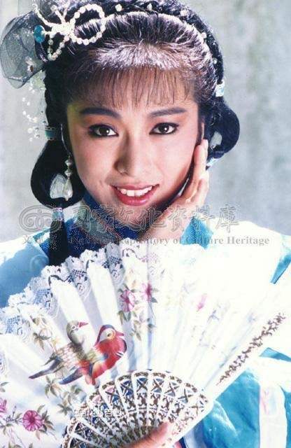 在本剧中,还有两位台湾老戏骨出演,那就是李立群和江明李立群在华语