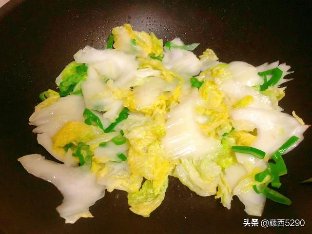 清水煮白菜的功效，水煮大白菜的功效（清热解毒暖心暖胃的大白菜炖豆腐）