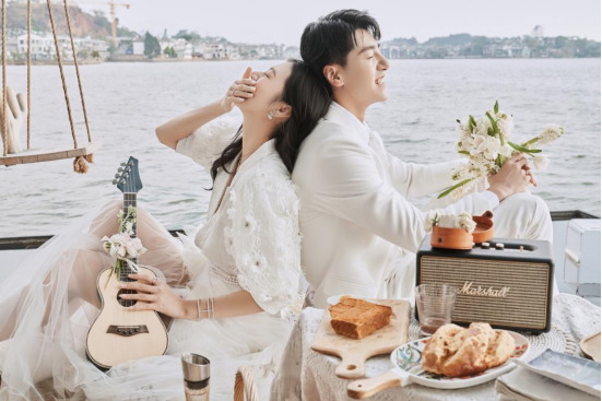 婚纱照拍摄姿势，拍婚纱照姿势图解大全（这五个姿势太好看了）